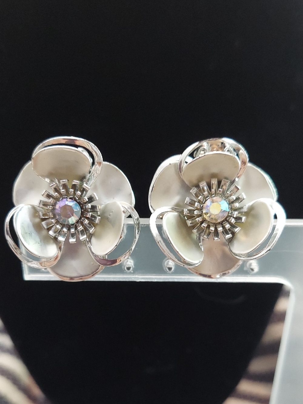Vintage Silver Tone Flower Clip On Earrings with Iridescent Rhinestone. 50-60s